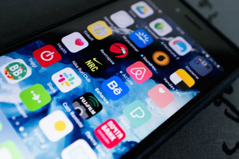 Dead Icons Walking: The Quiet Apocalypse of Apps That Vanish While You're Still Using Them